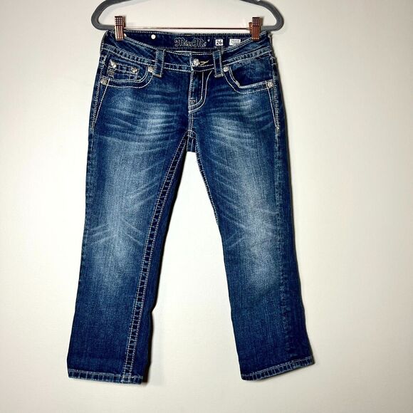 Miss Me Women Jeans 26x22 Blue Low-Rise Fleur-de-Lis Pockets Stretch Denim Capri - Picture 1 of 11